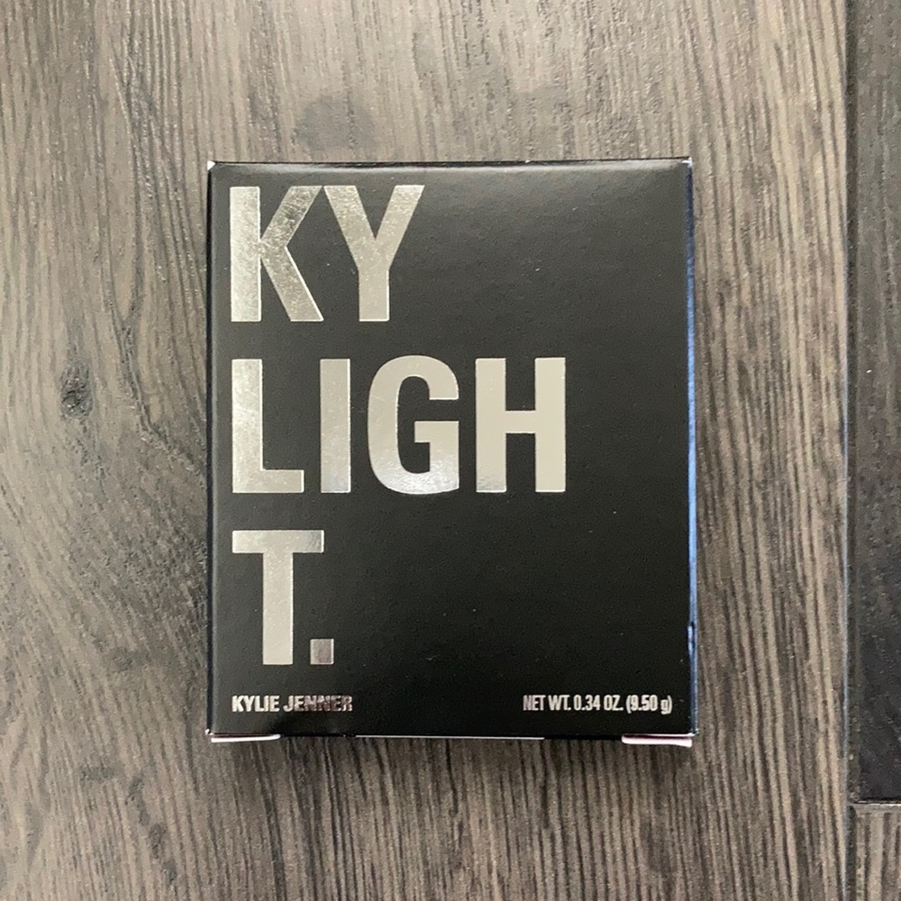 Kylie Cosmetics Kylight
